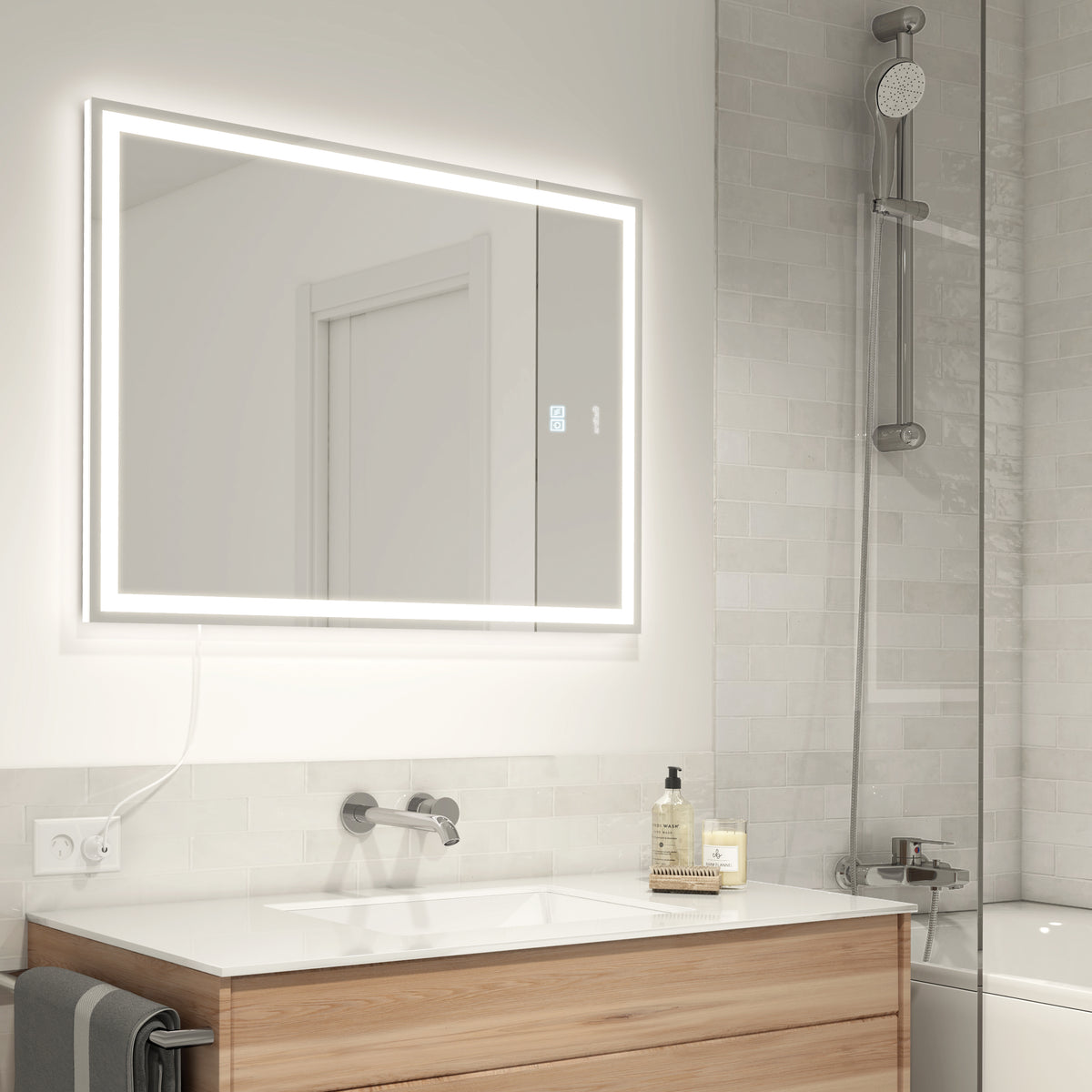 Aurea 61 x 79 cm (24 x 31 in.) espejo LED de baño antivaho