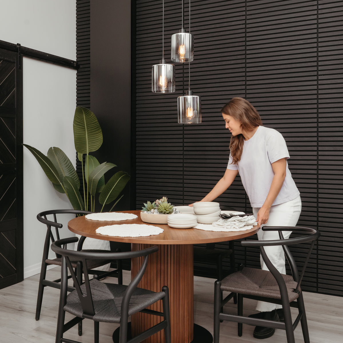 Haze modern 3-light pendant light glass
